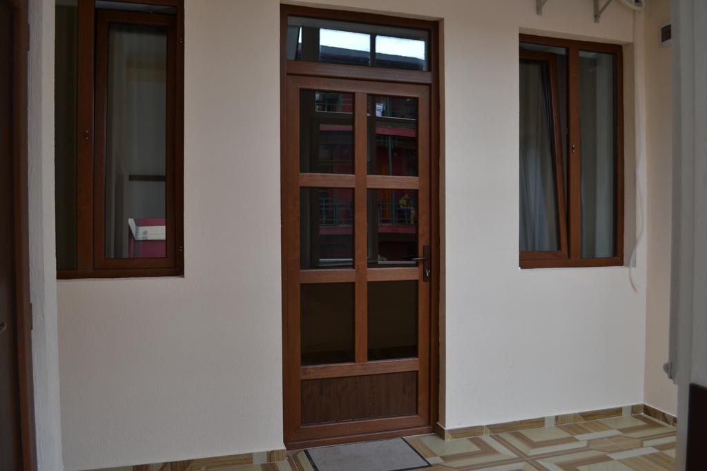 Guest House Rafael Tbilisi Exteriör bild