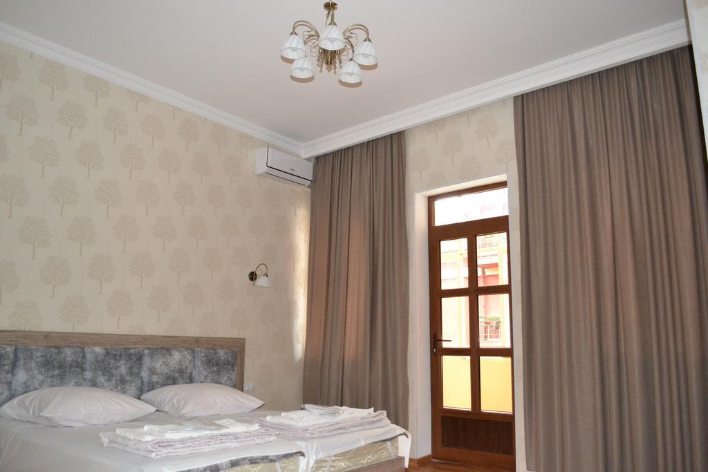 Guest House Rafael Tbilisi Exteriör bild