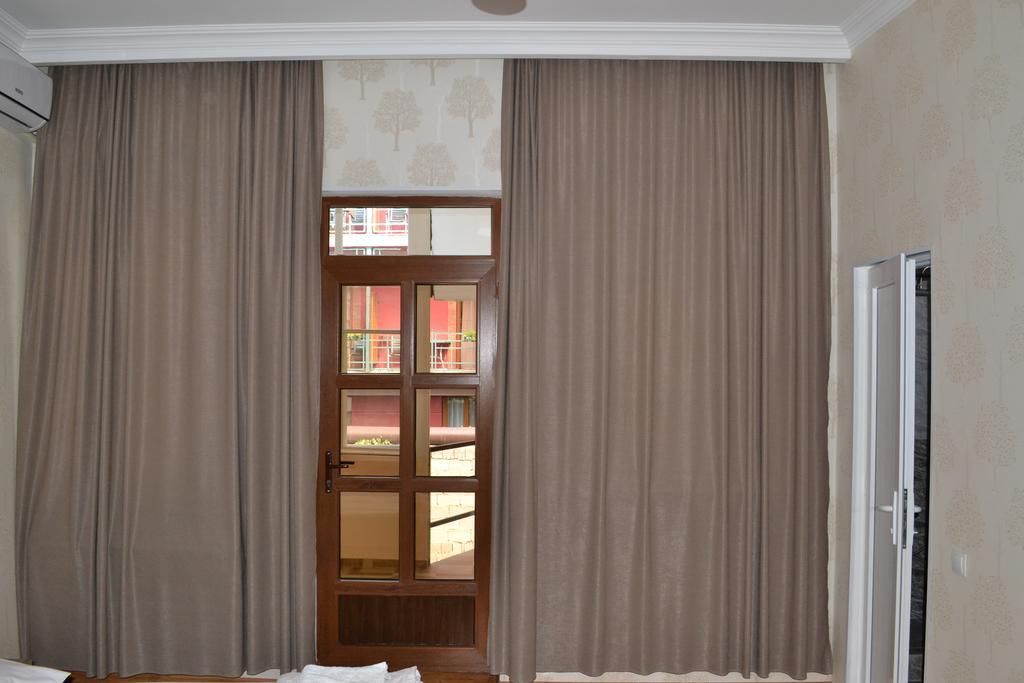 Guest House Rafael Tbilisi Exteriör bild