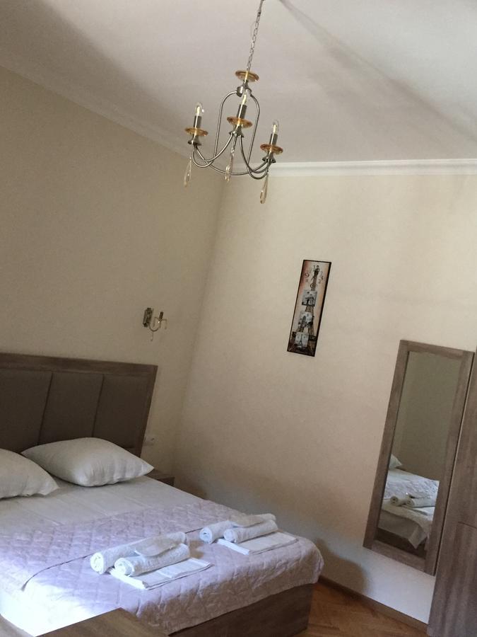 Guest House Rafael Tbilisi Exteriör bild