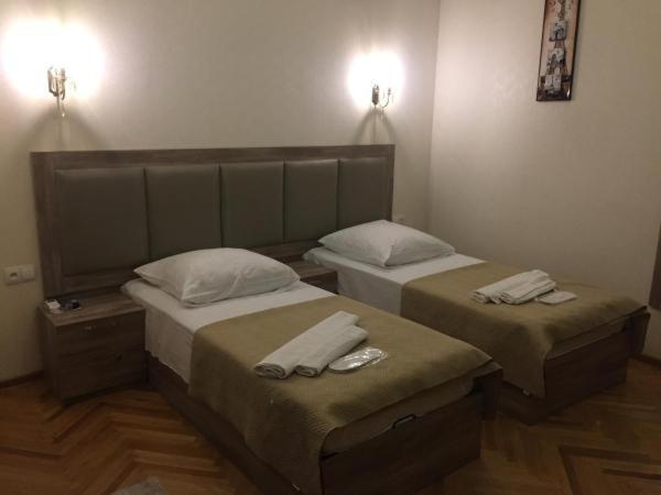Guest House Rafael Tbilisi Exteriör bild